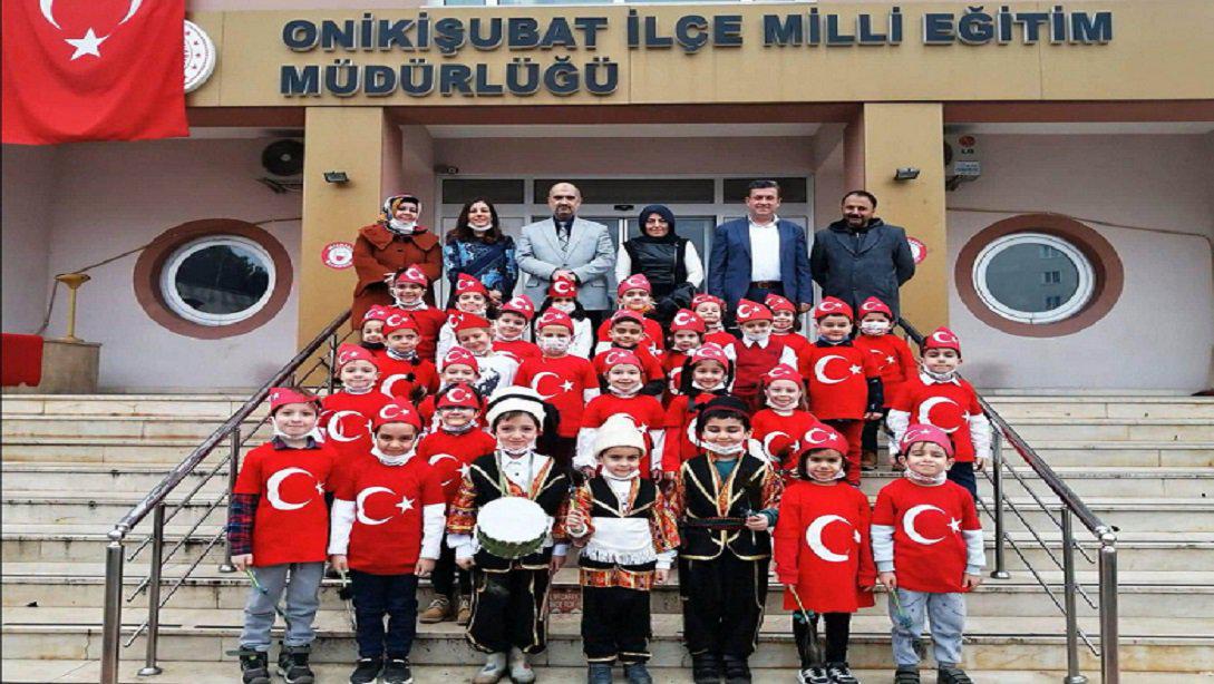 Süreyya Güneş Anaokulu Öğrencileri Onikişubat İlçe Millî Eğitim Müdürü Enver Gökşen'i Ziyaret Etti