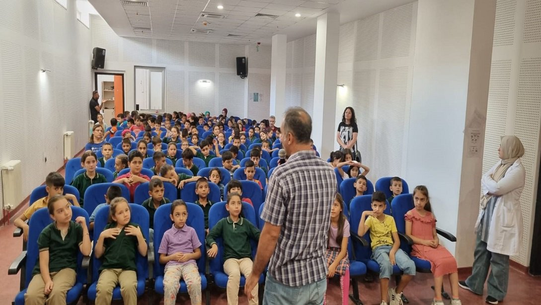 Şehit Yusuf Çavuş İlkokulu ve Dulkadiroğlu İlkokulu Öğrencilerine İlk Yardım Günü Farkındalık Eğitimi Verildi