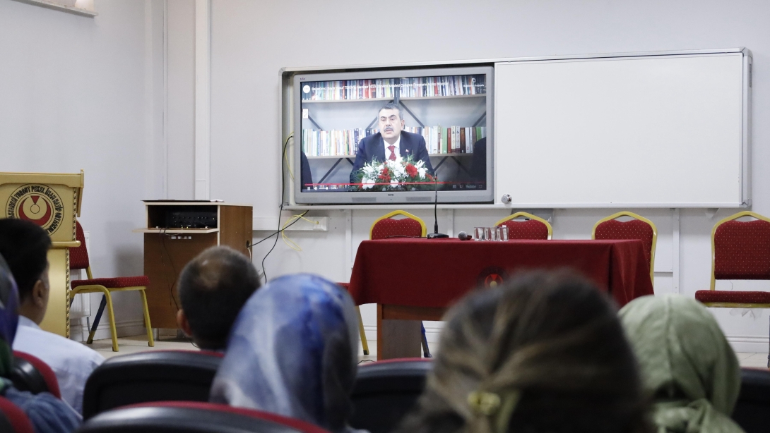 Yıl Sonu Seminerlerinde Öğretmenlerle Buluşma