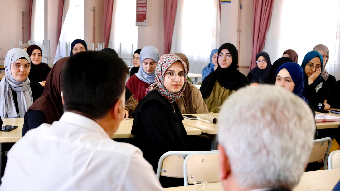 İlçe Millî Eğitim Müdürümüz Harun KURT, Kartal AİHL Öğrencileriyle Gönül Buluşmasında